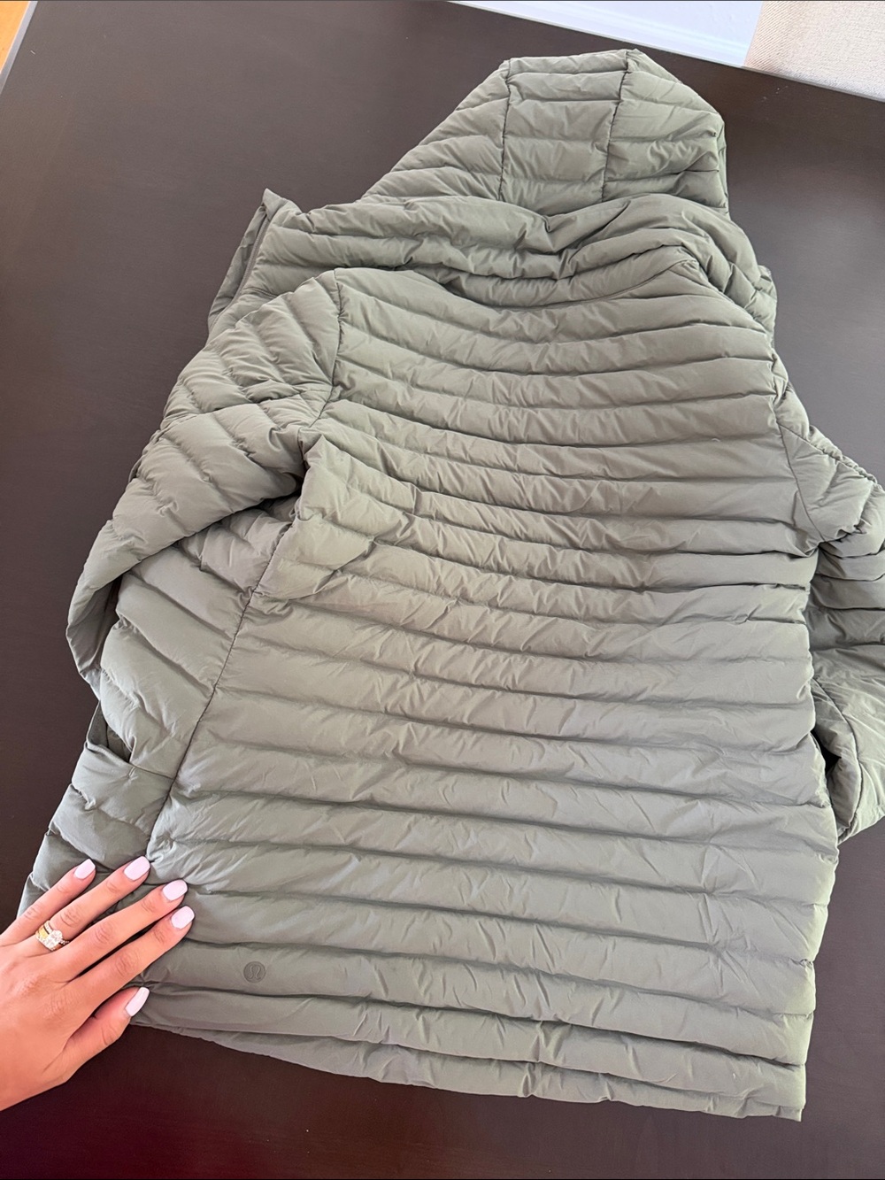 lululemon athletica Hooded Lightweight Puffer Jacket - Sage Green - Picture 4 of 5